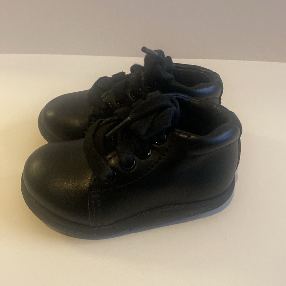 Stride Rite - Picture 2 of 4
